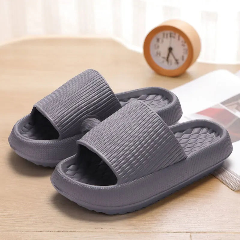 Chinelo nas nuvens - Conforto, elegância e maciez